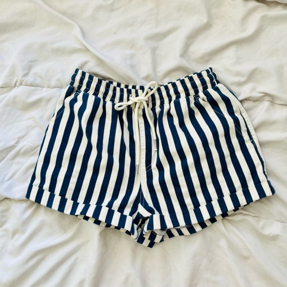 Forever 21 - Women’s Navy & White Striped Shorts - Size Small with real pockets! - Picture 2 of 7